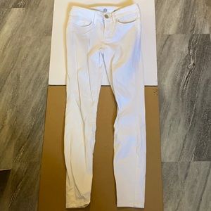White skinny jeggings